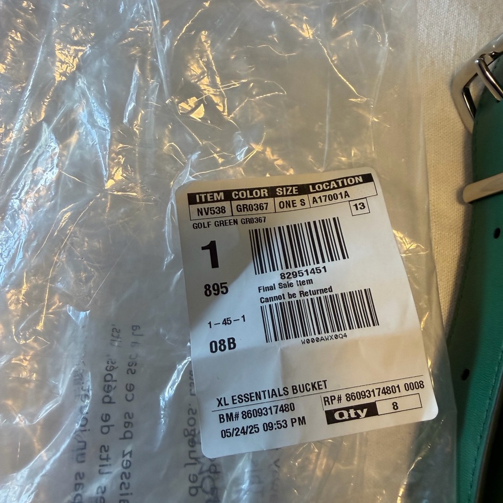 Elegant Green Leather Shoulder Bag - Picture 4 of 5